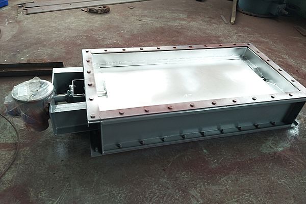 矩形擋板門(mén)（寬14M）制作完工，車間一覽